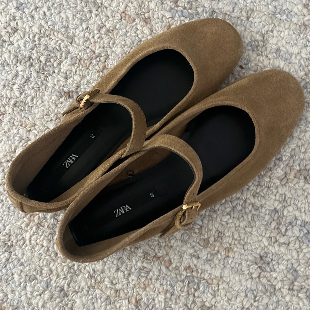 Zara velvet camel flats. Used once great condition